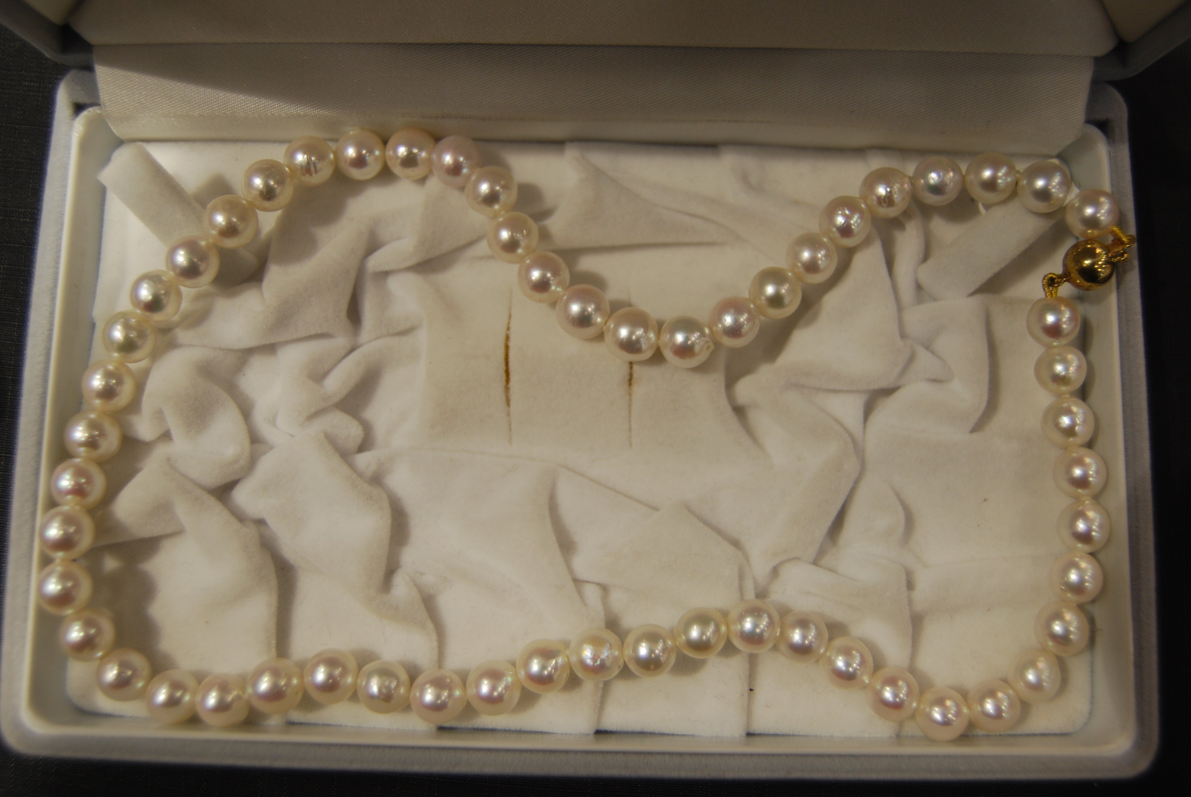 White Sea Pearl Necklace