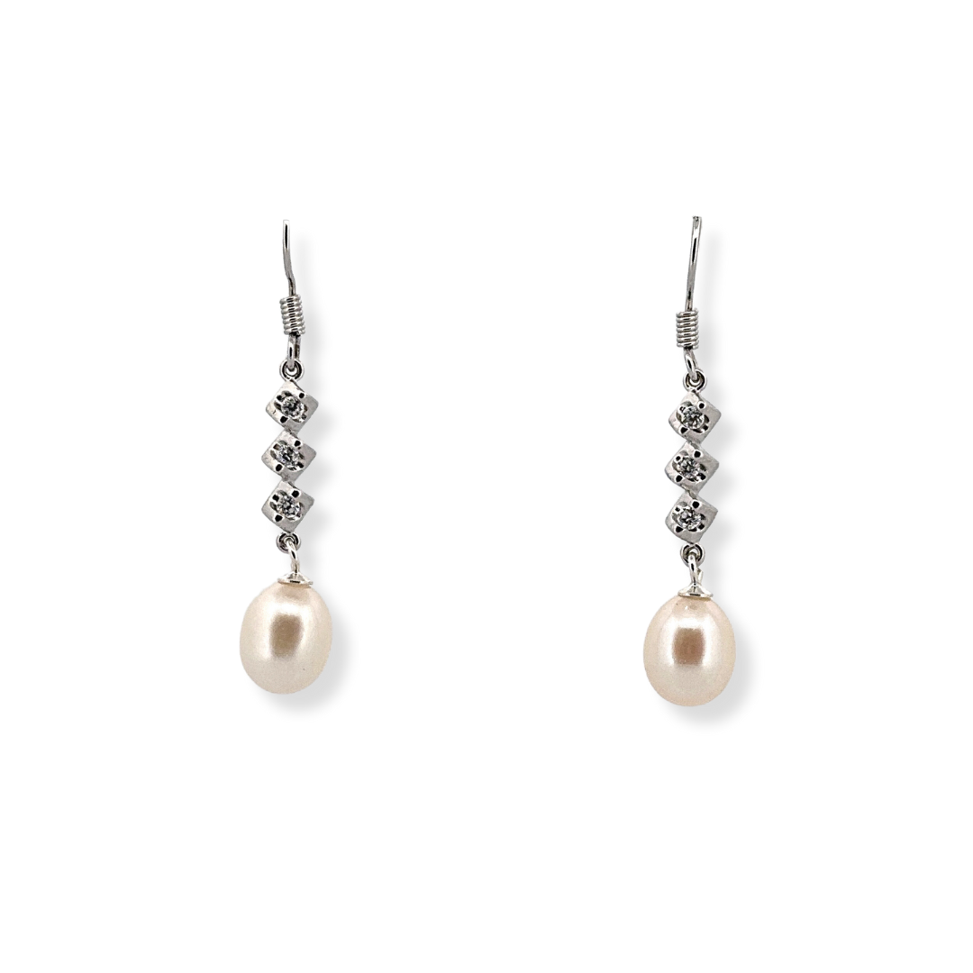 Silver pearl earring