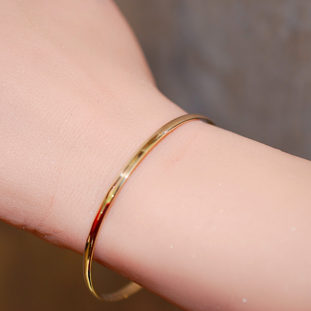9ct gold bangle
