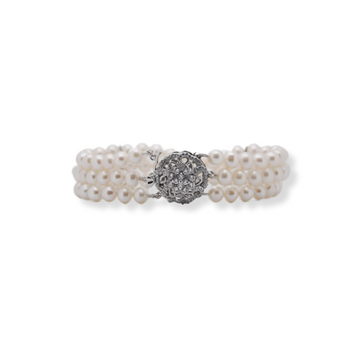 Fresh water white pearl bracelet